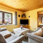 Haus Resow * Ostrohe